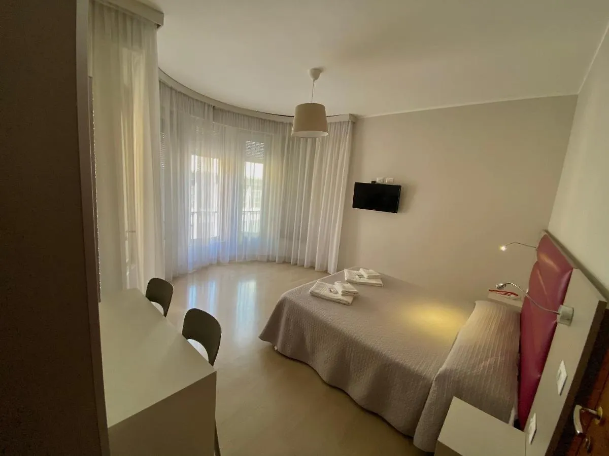Hotel Due Giardini Milan 2*,  Italy