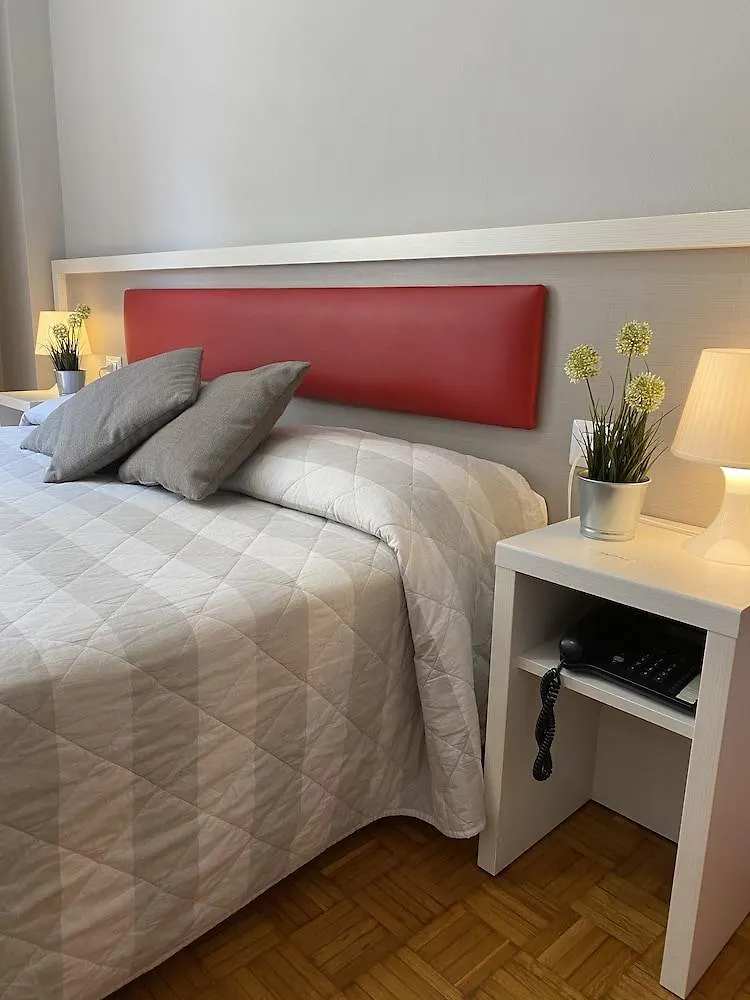 Hotel Due Giardini Milan 2*,