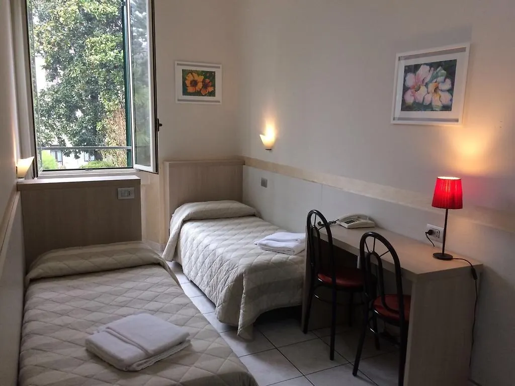 Hotel Due Giardini Milan 2*,  Italy