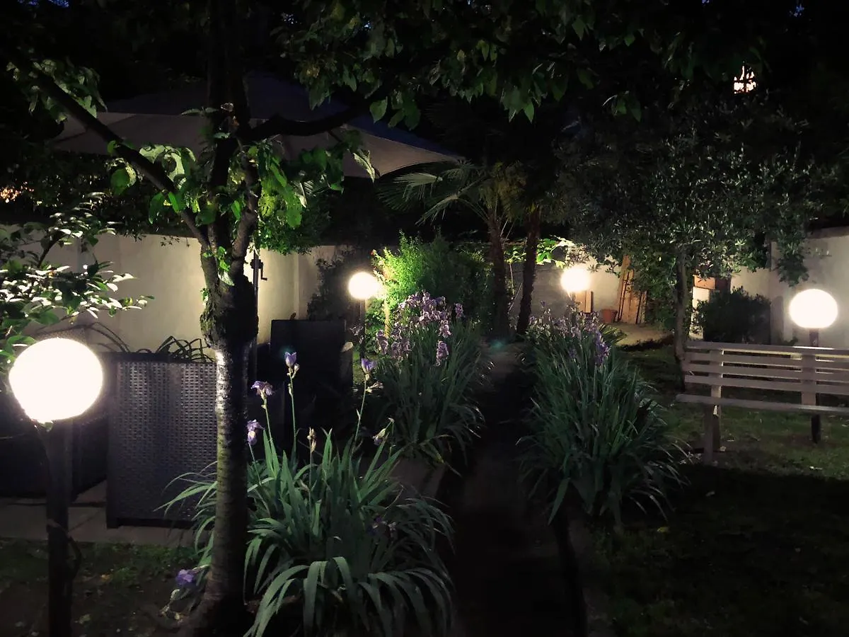 Hotel Due Giardini Milan 2*,